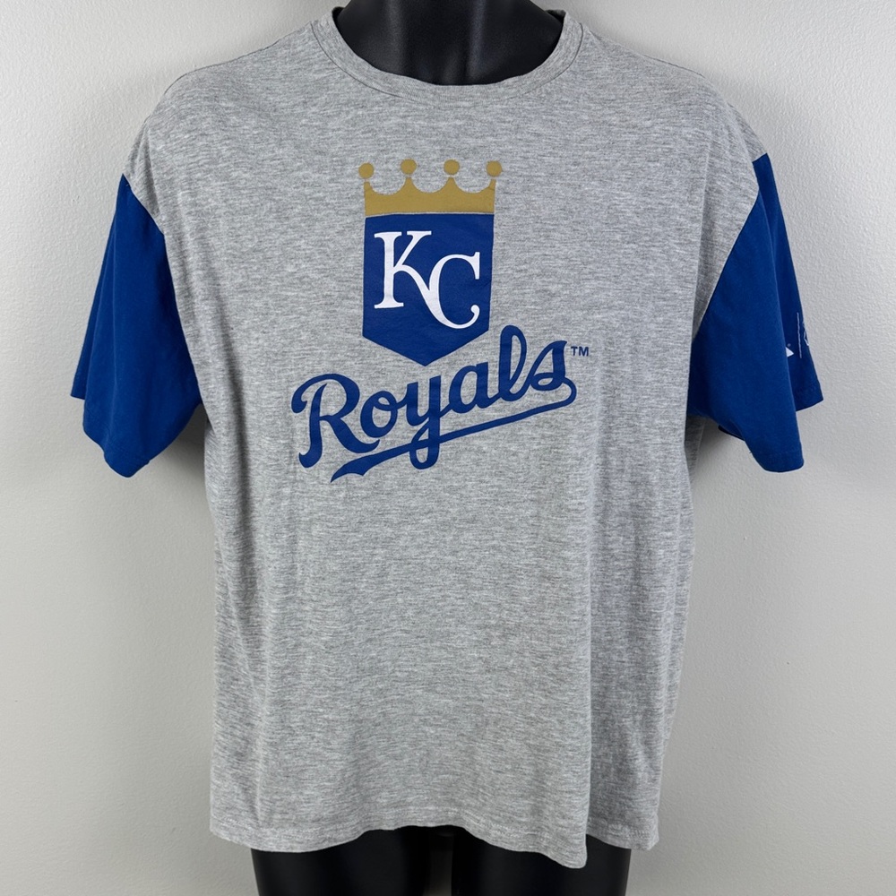 ✨3/$25✨ Kansas City Royals Gray and Blue T-Shirt - L